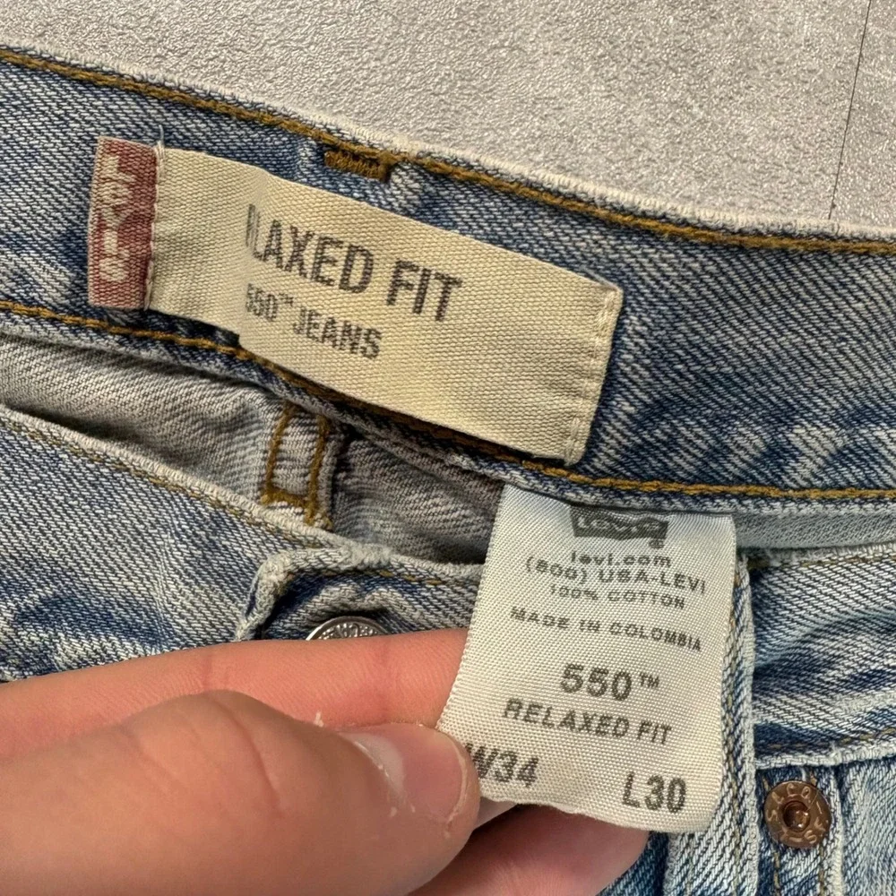 Levis 550 Relaxed Fit Jeans Mens W34 L30 Light Wash Distressed Denim 3099